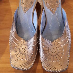 Clark's Indigo Mules - Metallic - Size 7